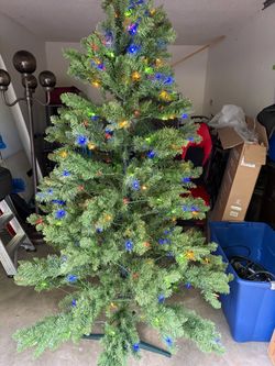 Duncan Christmas tree 7 feet tall