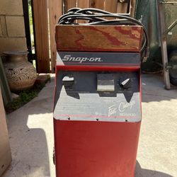 Used Snap on 12 Volt Battery Charger. 