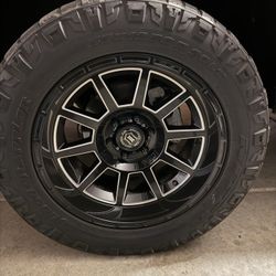 Icon vehicle dynamics 20" Icon Recoil / Gloss Black with milled spokes!!