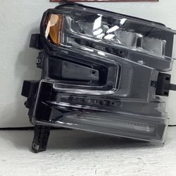 2019 2022 Chevy Silverado right LED headlight (1C)