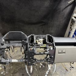 15-18 Ford F150 Dashboard Assembly w/ bag