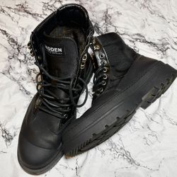 Steve Madden Boots Like New Size 9