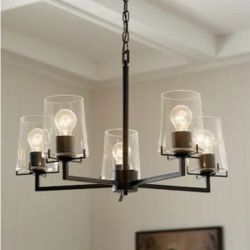 Kichler
Kichler Birk 5 -Light Black Clear glass Mixed material Chandelier
