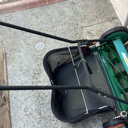 Scott’s Manual Lawn Mower