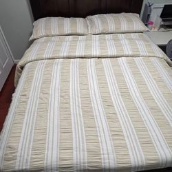 Make Offer, MUST GO. New Queen Bed With Storage Drawers And New Mattress
