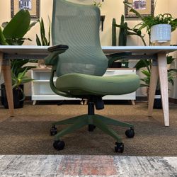Bring Color & Style To Your Office | Verde Office Chair