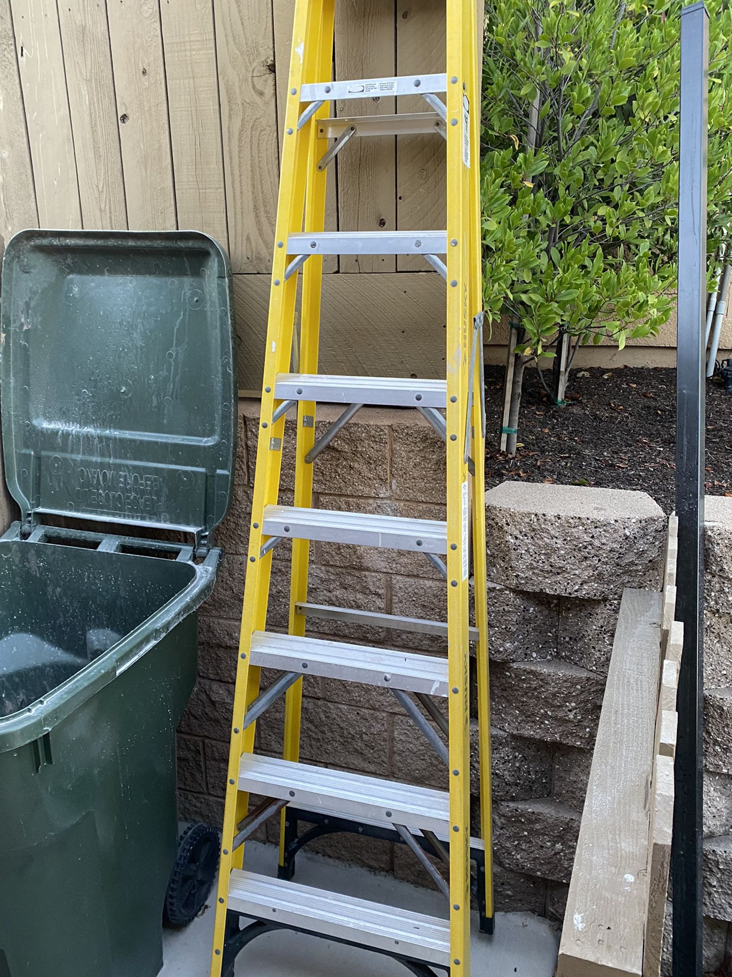 8’ Ladder Husky Ladder 