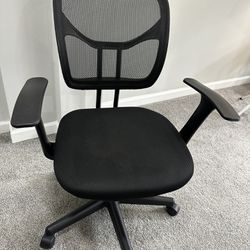 Adjustable Office chair With Wheels And Arms 