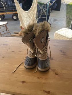 Snow Boots