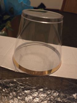 250pc Clear Plastic Dome Display with Gold Base