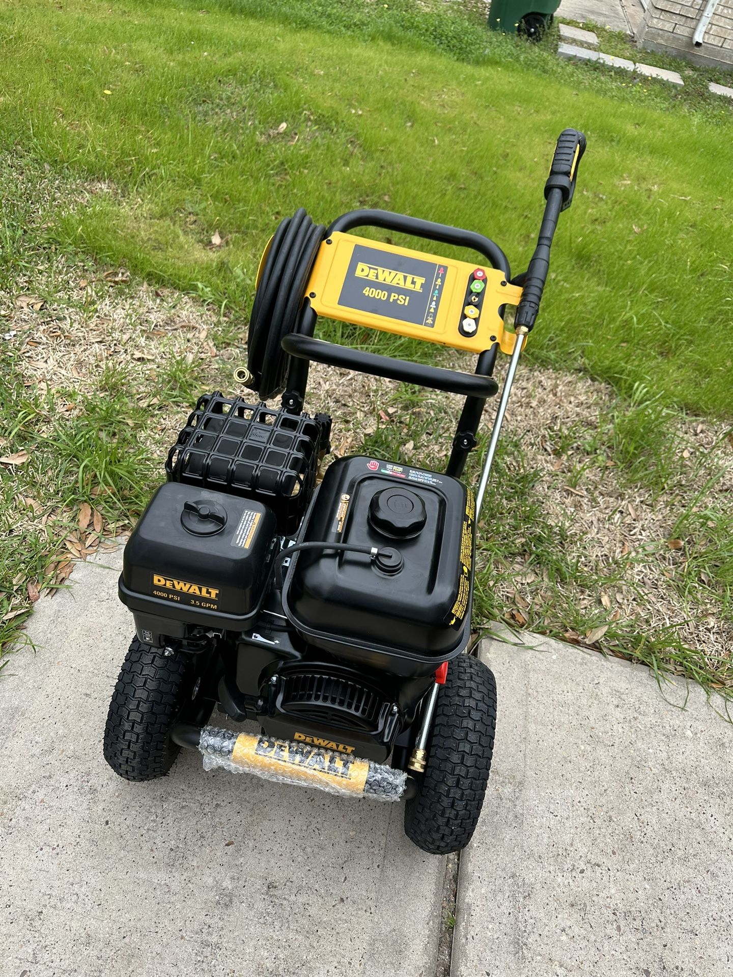 DEWALT 400 PSI PRESSURE WASHER 3.5 GPM  NEW  READY TO WORK NUEVA LISTA PARA TRABAJAR $650 