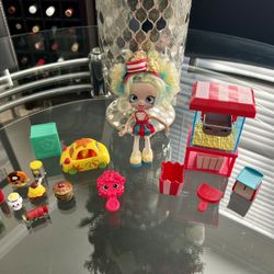 Shopkins Shoppie and Playset- Popette's Popcorn Stop Playset & Bonus Cutie car 