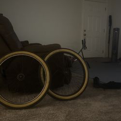 10 was barely Rode comes with rim