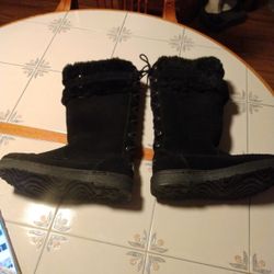 Woman's Tall Suede Bear Paw Boots 