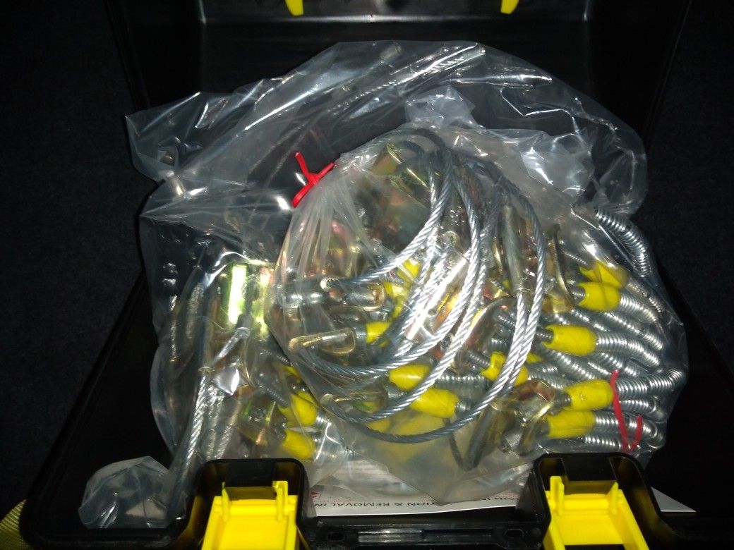 BRAND NEW TIRE CHAINS SIZES LISTED! $60