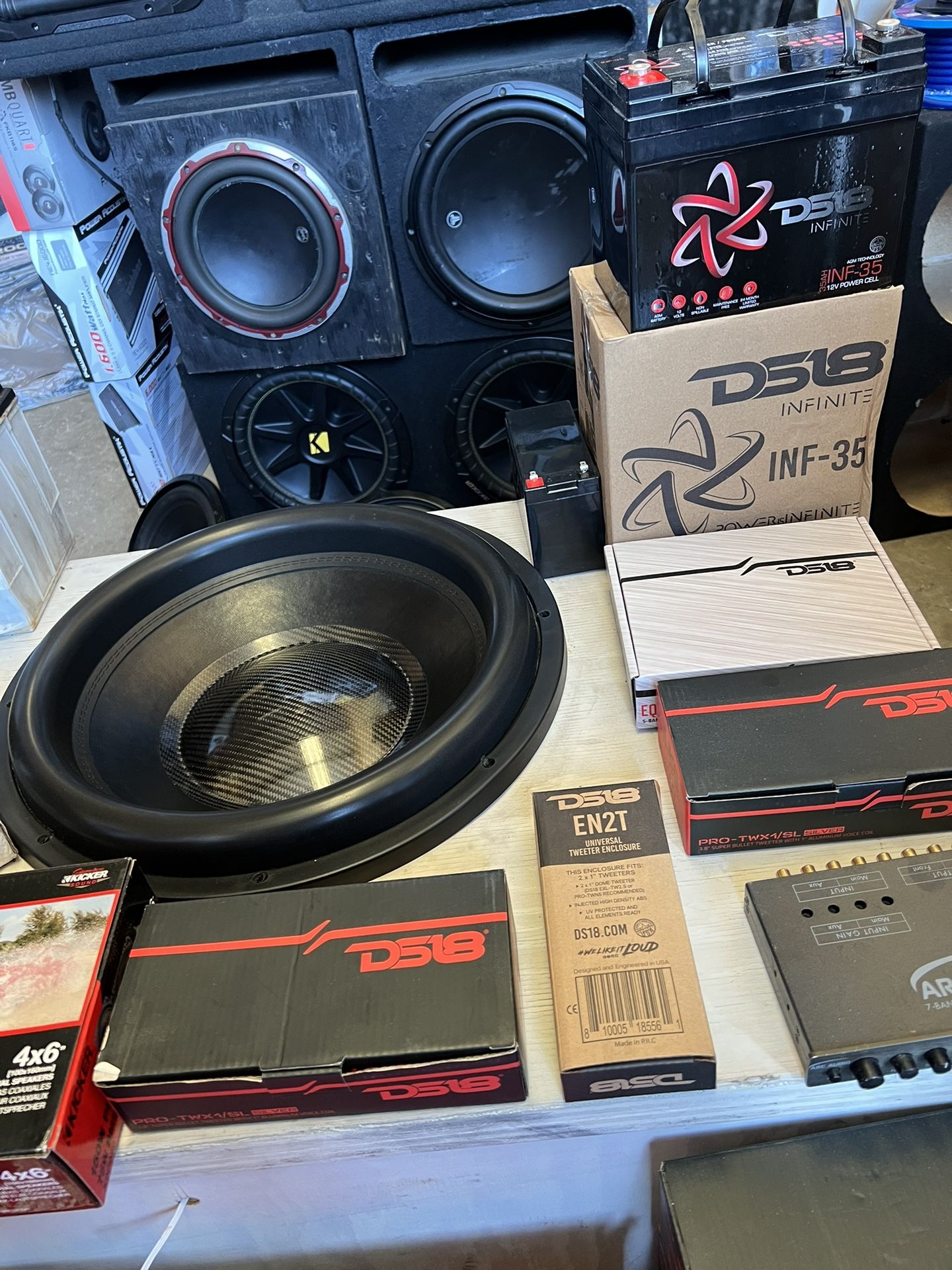 Todo Nuevo Buen Precio Con Garantía Cada Cosa Tiene .Se Istalada Sonido Buen Trabajo Buen Precio Su Precio