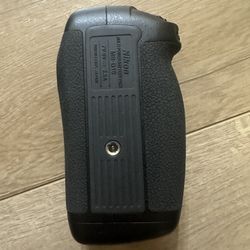 Nikon MB-D16 Battery Grip