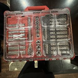 1/2” Drive SAE/METRIC Ratchet And Socket Set With Pack out Case