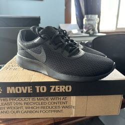 Nike Tanjun Running Shoes