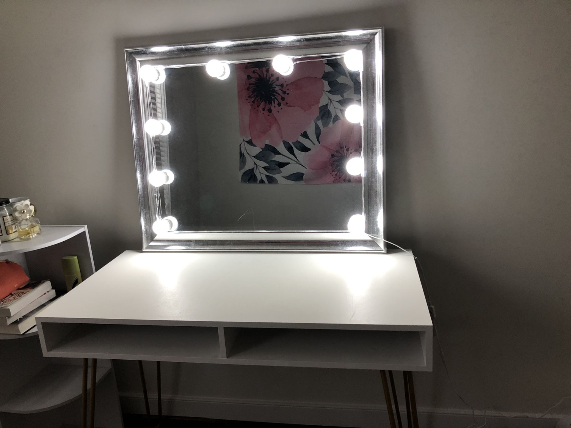 Silver vanity mirror with lights