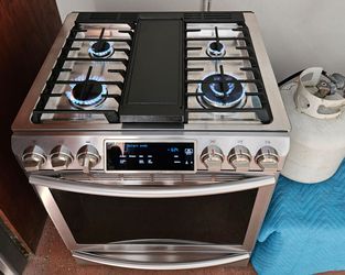 🔥🔆♨️☆Samsung☆♨️🔆🔥 Slide-In LP Gas Stove with a Grilled