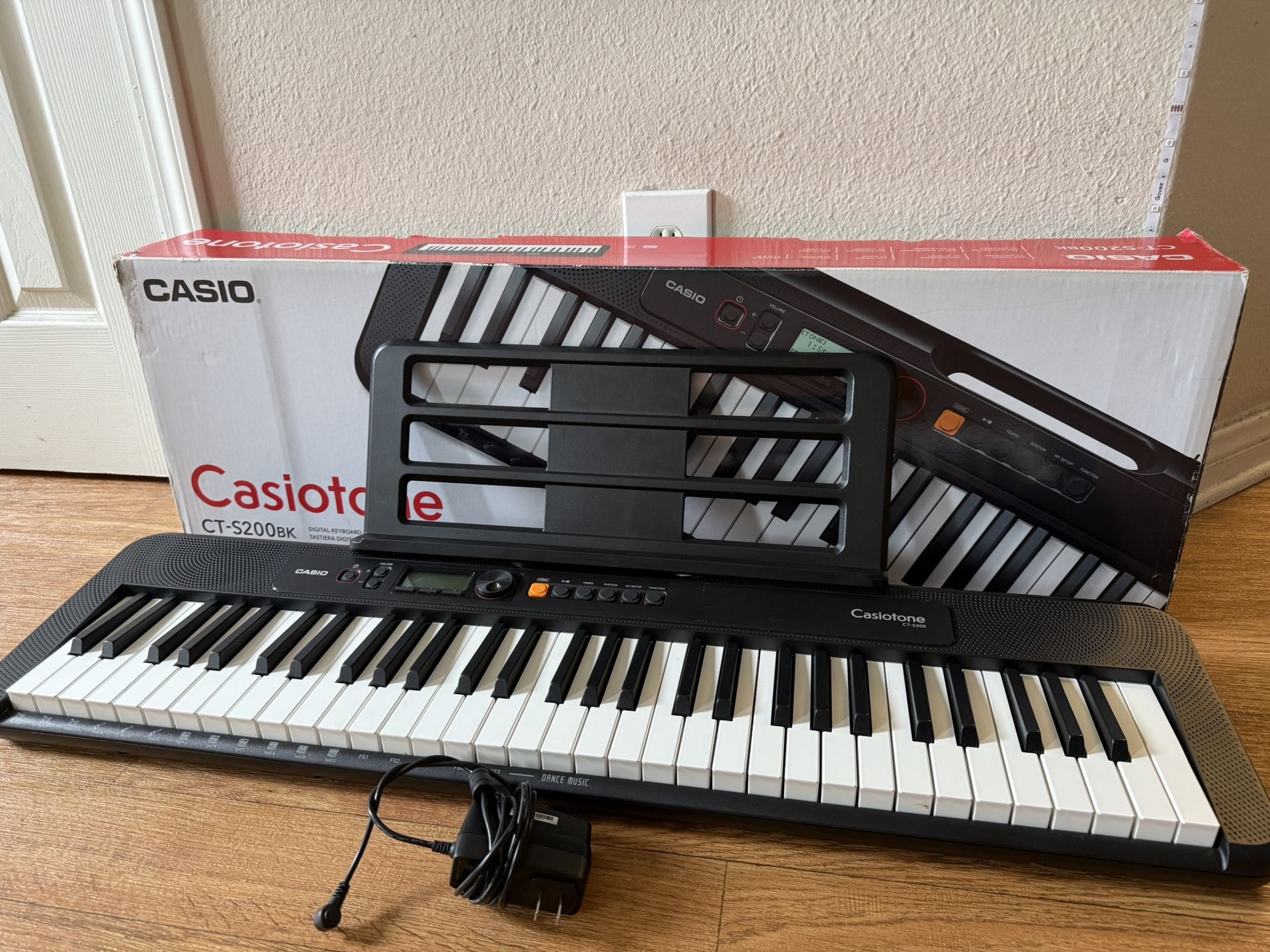 Casio Casiotone CT-S200 – 61-Key Portable Keyboard for Beginners | 400 Tones, 77 Rhythms, LCD Display, Dance Music Mode, USB-MIDI, Stereo Speakers | I