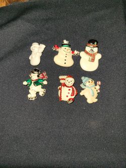6 Snowman VIntage Pins And Broaches