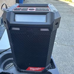 M12 12-Volt Lithium-Ion Cordless Bluetooth/AM/FM Jobsite Radio