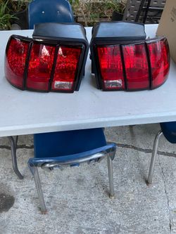 Ford mustang 99-04 rear lights