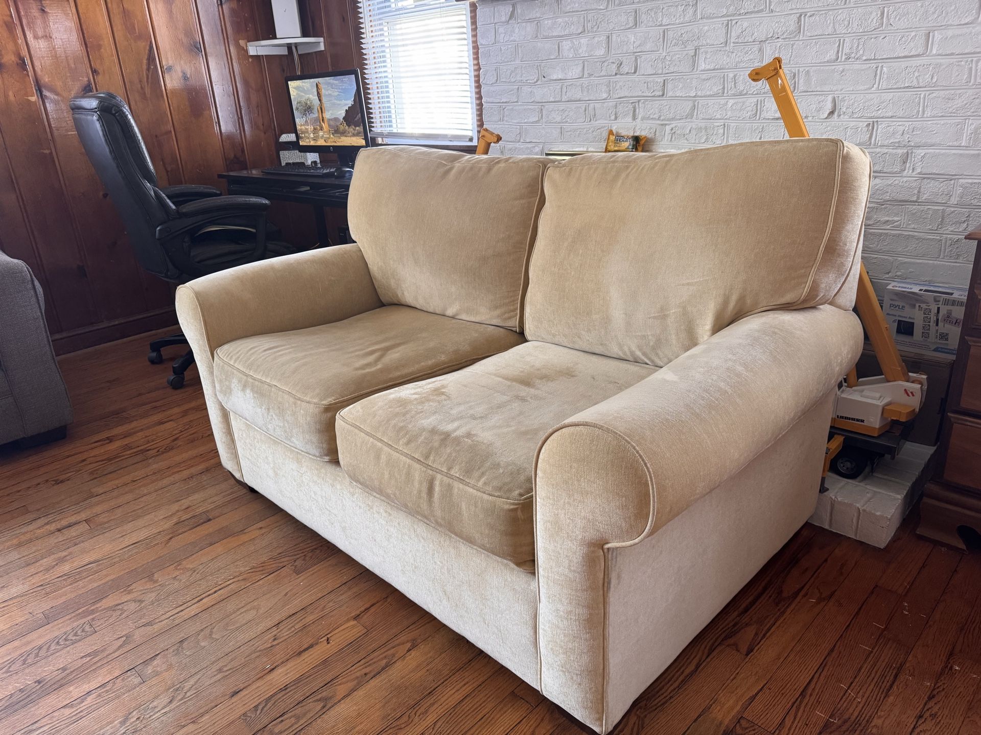 Love sofa