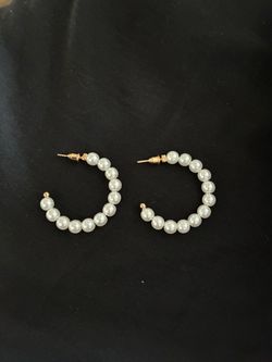 Female earrings