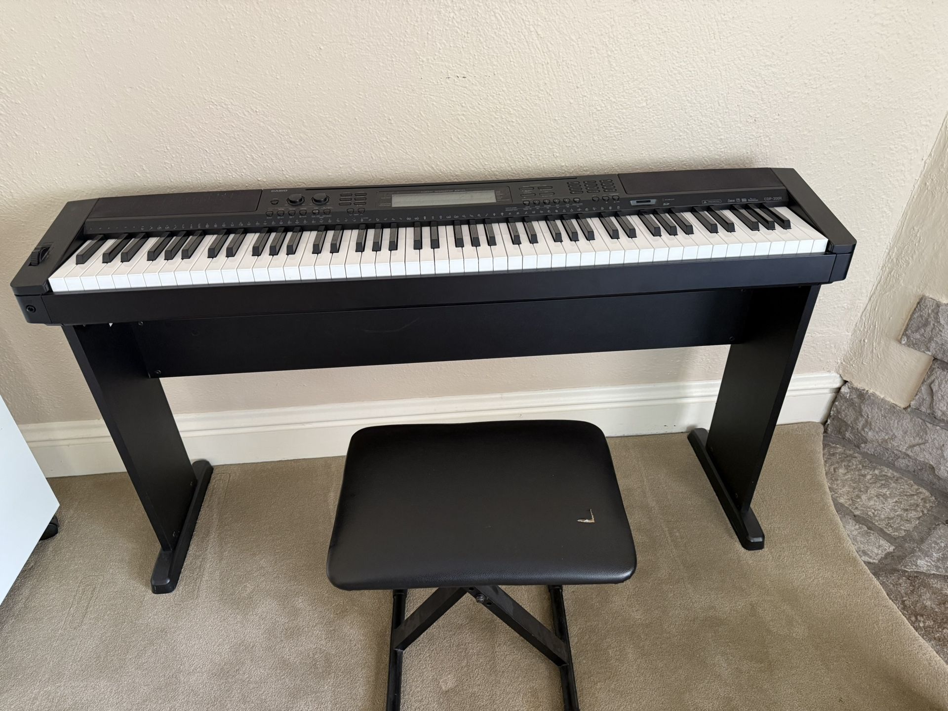 Casio CDP 200R keyboard piano