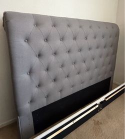 Queen size bedframe
