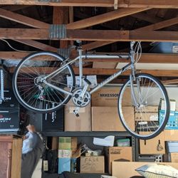 Giant Bicycle Bike 21 Speed - New Used Twice