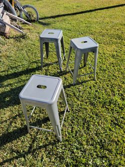 3 Bar Stools