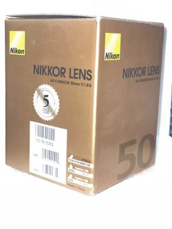 Nikon AF-S FX NIKKOR 50mm f/1.8G Lens with Auto Focus for Nikon DSLR Cameras