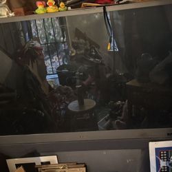 65 inches box tv Mitsubishi old school. it works. 