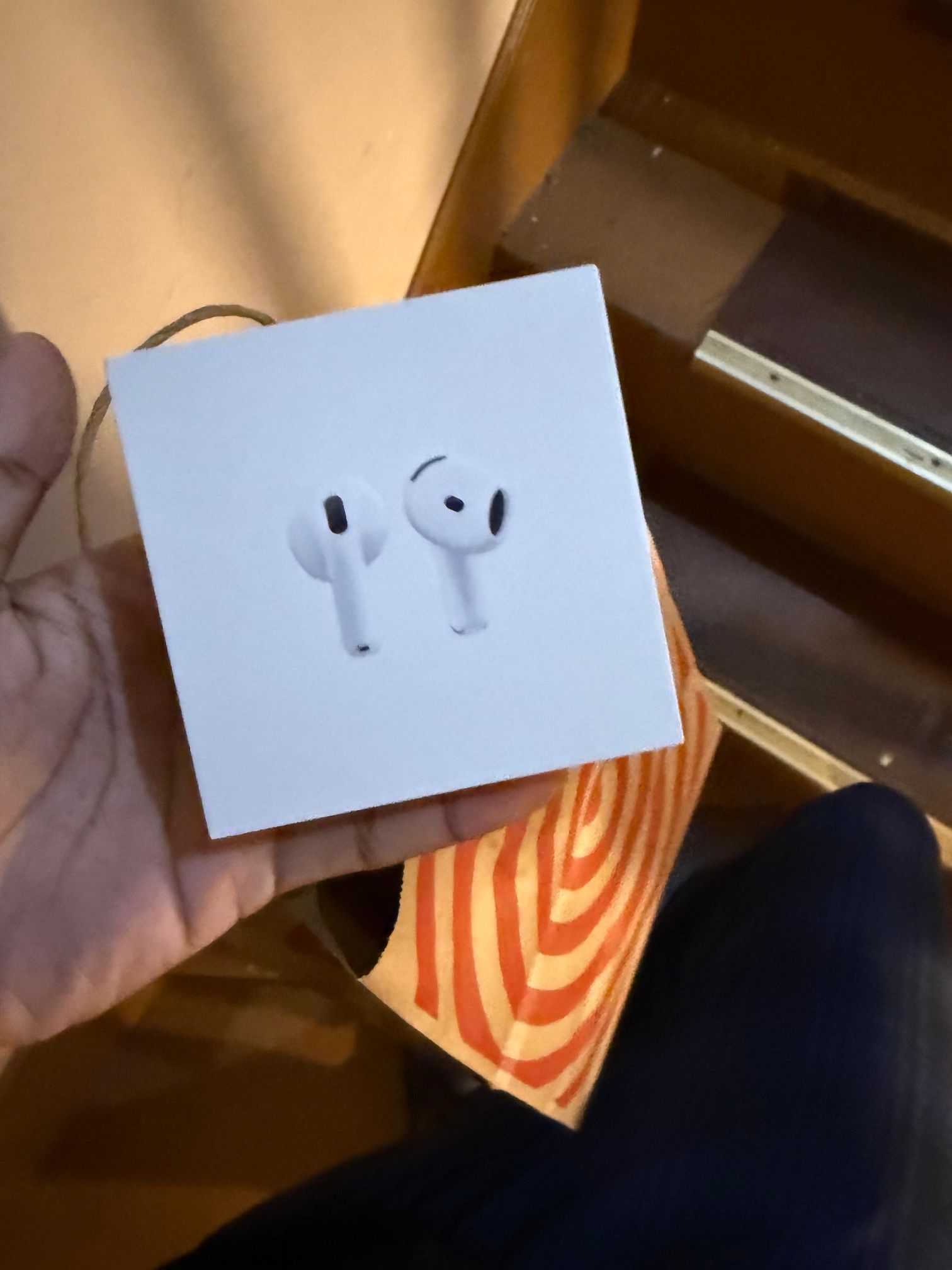 AirPods 4
