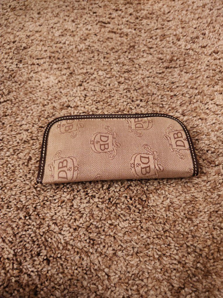 Dooney And Bourke Glasses Case