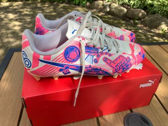 Girls Soccer Cleats – 2 Sizes Available – Excellent Condition