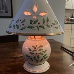 Christmas Candle Holder- Holly & Berries