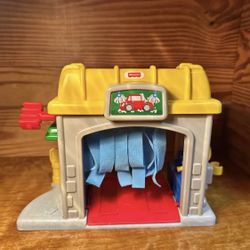 Vintage 2002 Fisher-Price Little People Gas ‘N Go Car Wash Toy Complete