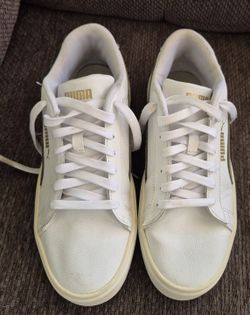 WOMENS PUMA SNEAKERS