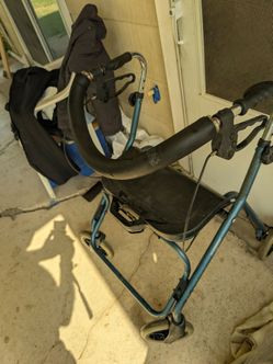 4 WHEEL WALKER