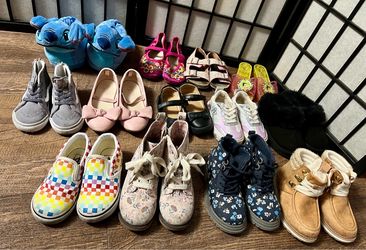 13 pair of Girl shoes size 7-10