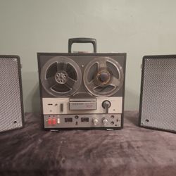 Realistic Solid State 909 — 3-Speed 4-Track Stereo Reel-to-Reel (Parts/Project)