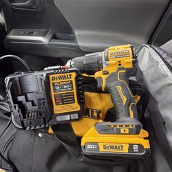 DEWALT 20V DRILL BATTERY AND CHARGER