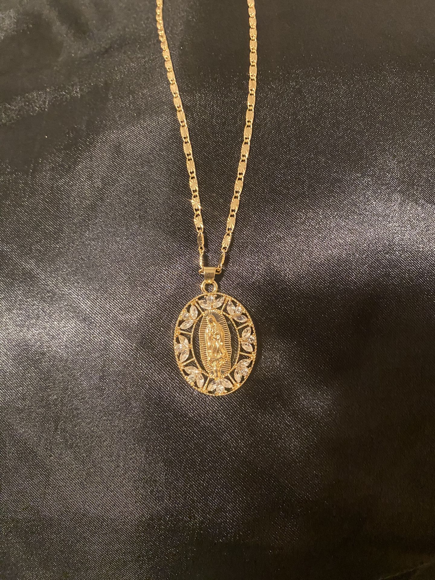 Women’s Pendant Necklace