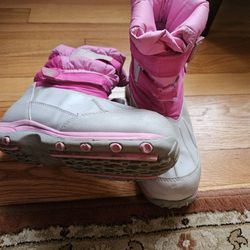 Kids Snow Boots.... Size 4 And Size 5