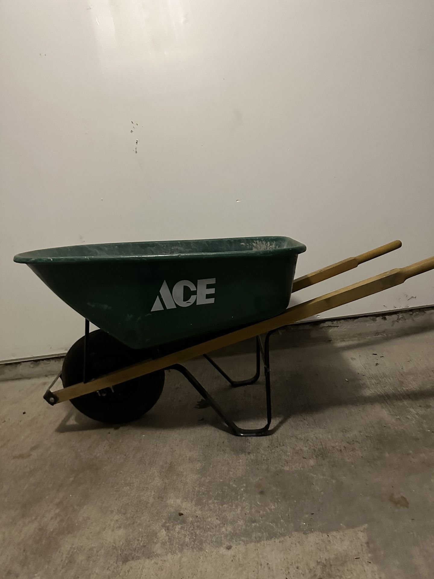 Ace Steel Residential Wheelbarrow 6 cu ft
